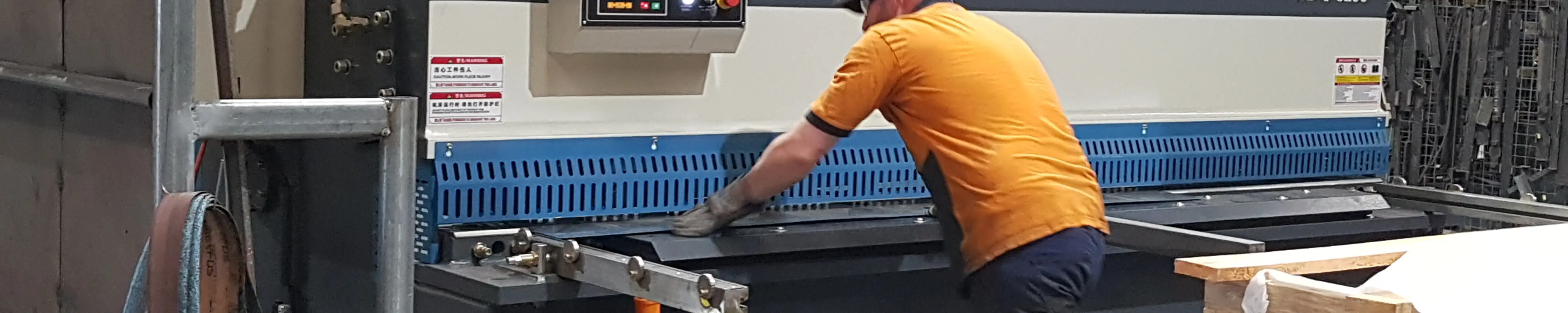 Cutting Sheet Plates with Guillotine Machine at ABBIN